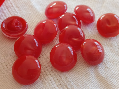 Lot 6 boutons vintage en verre rouge laiteux 1,3 cm ou 13 mm pied ref 6469