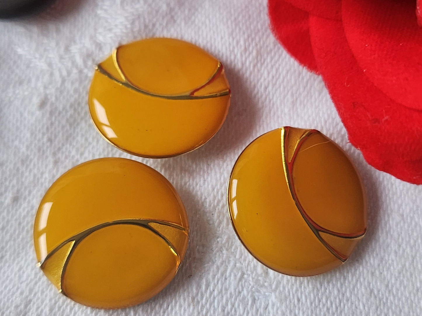 Trio boutons vintage en métal argenté jaune  2 cm D5N