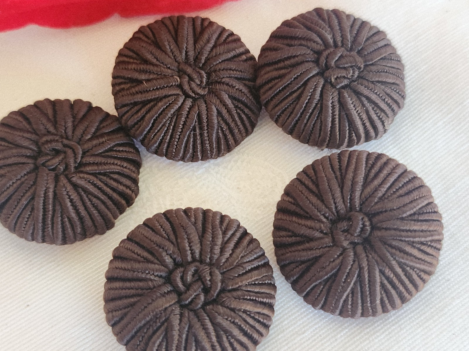 Lot 5 boutons anciens passementerie marron pied 2,5 cm ou 25 mm ref 6284