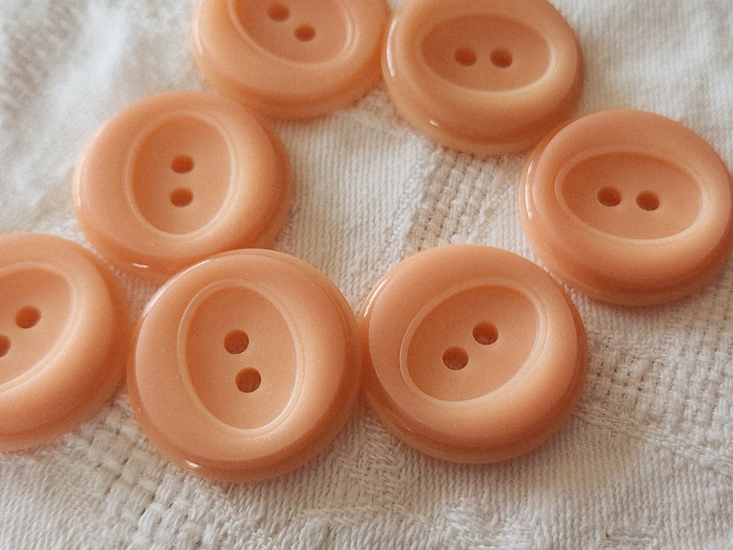 Lot 7 boutons vintage rose à trous 2,6 cm ref 3966