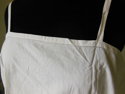 Chemise de nuit ancienne classique petit jour à nettoyer   B1