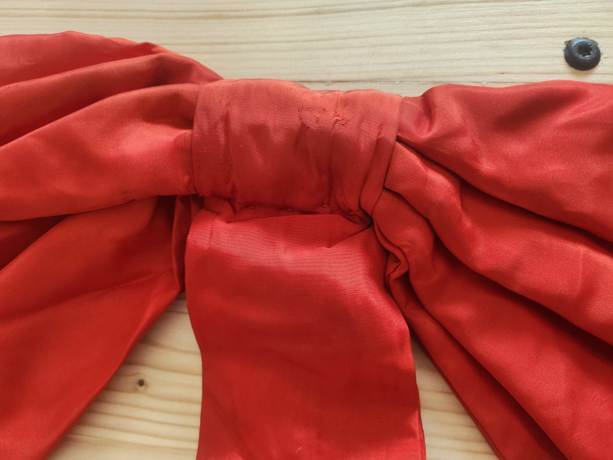 Lot de 12 énormes nœuds anciens déco robe a nettoyer B0