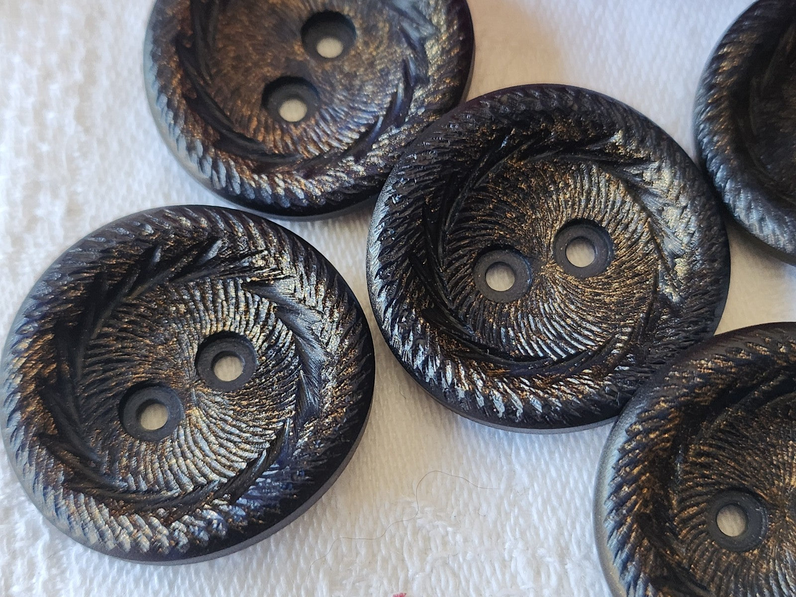 Lot 5 boutons vintage à trous bleu doré gros 2,6 sur 2,7 cm ref 4841