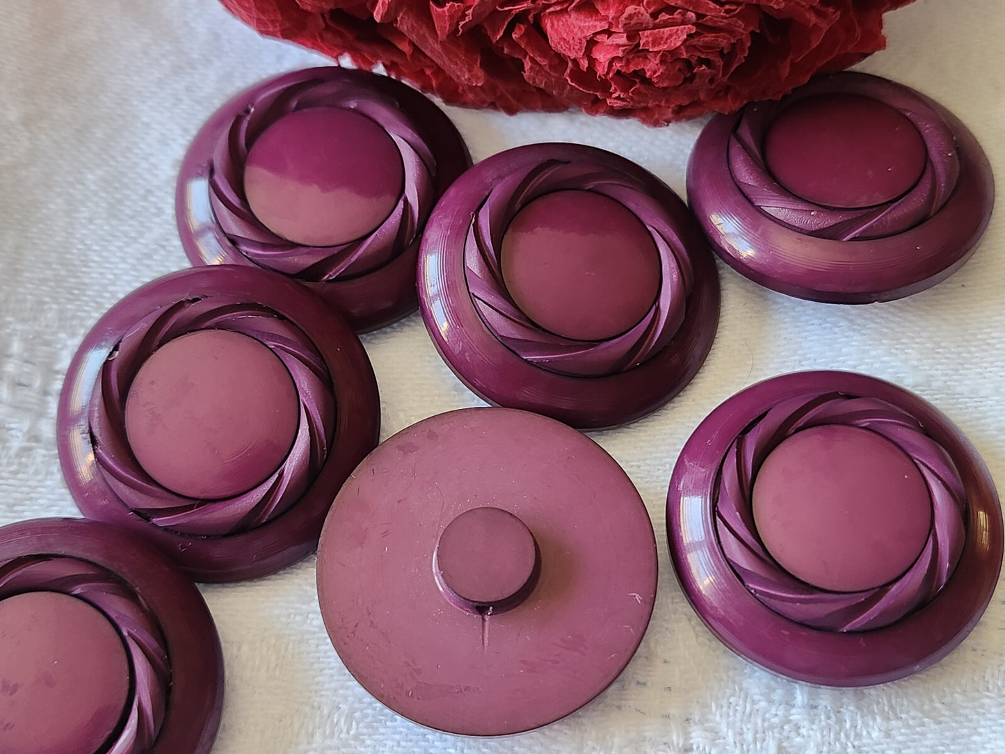 Lot 6 gros boutons vintage violet à pied diamètre 2,7 cm ref 376