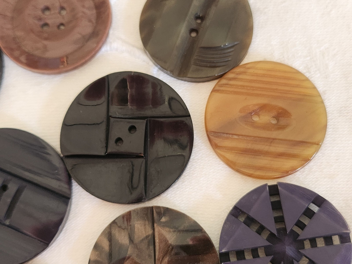 Lot 20 boutons anciens art deco bakelite plastique galalithe 2  à 3,6 cm T7