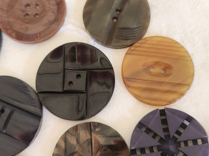 Lot 20 boutons anciens art deco bakelite plastique galalithe 2  à 3,6 cm T7