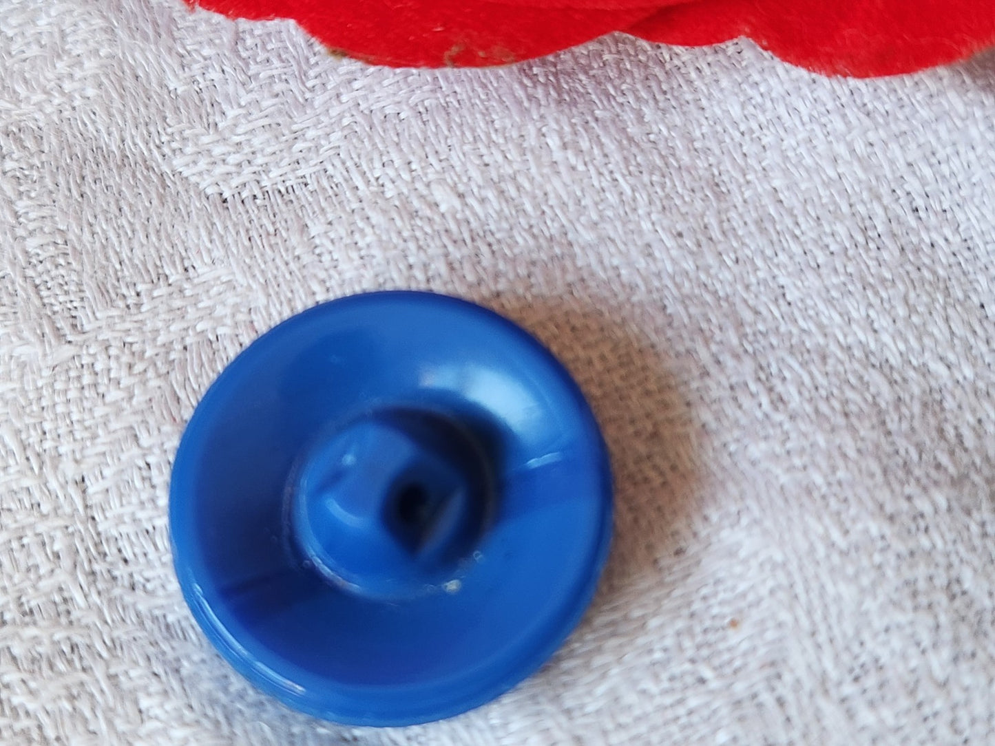 Bouton ancien en verre bleu effet ecaille 2,2 cm D19L