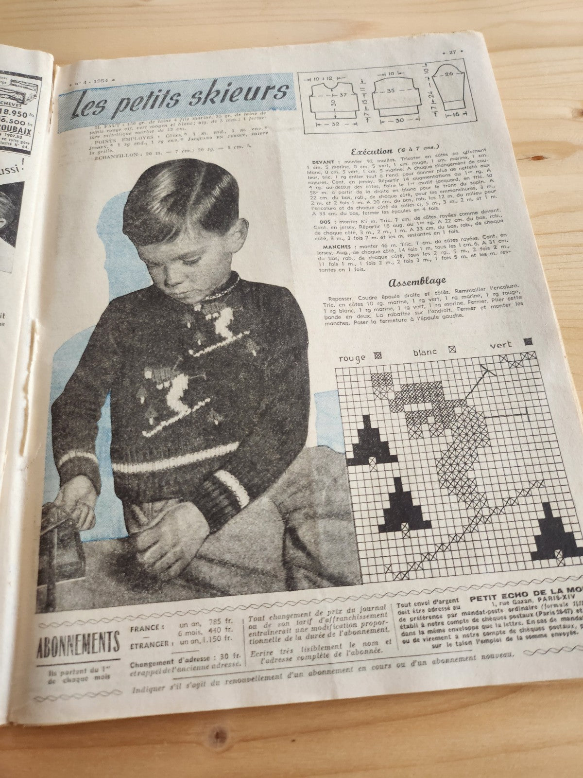 Le petit echo de la mode 1954 n°4  bonnet meunier robes enfants