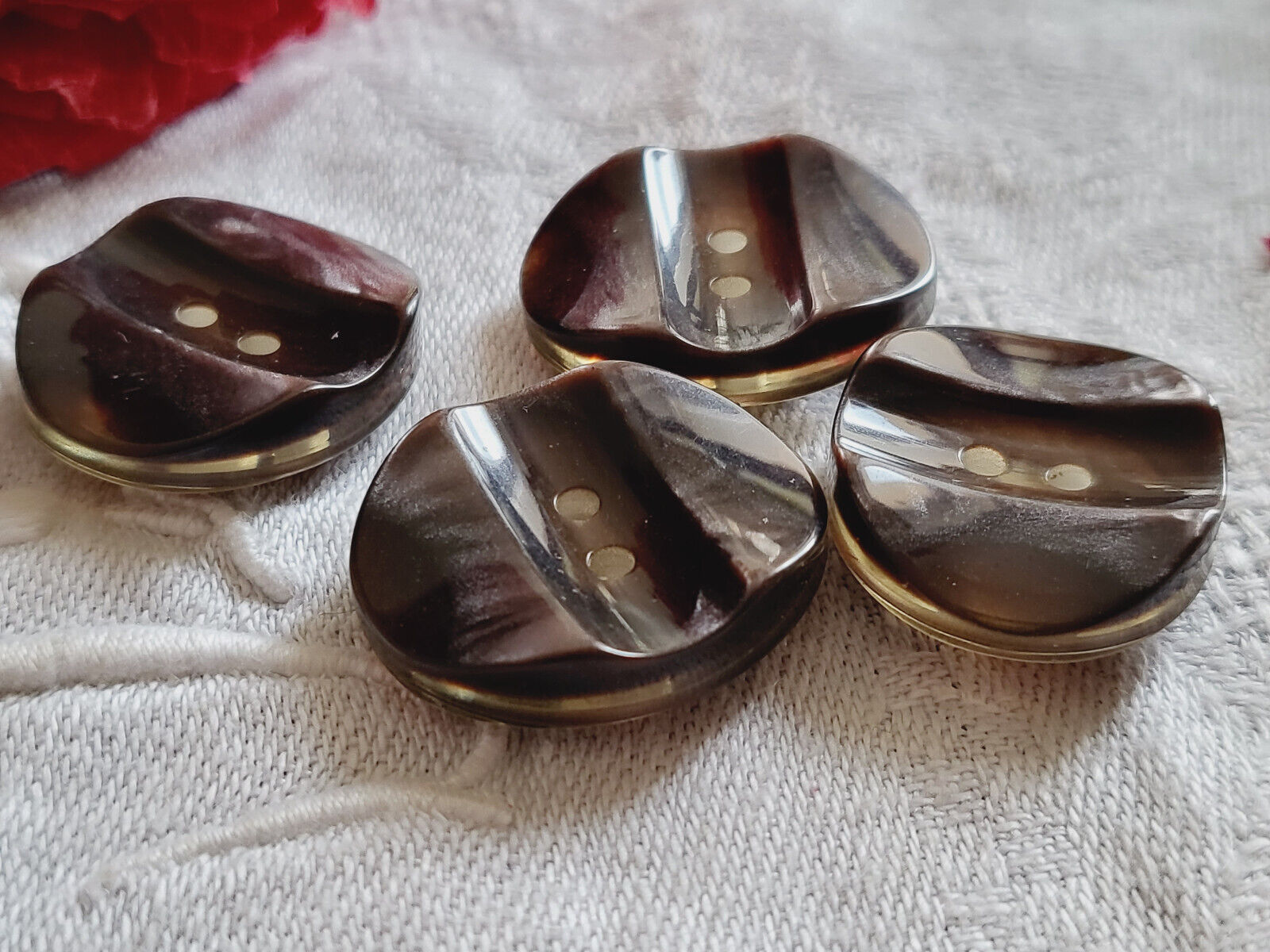 Lot 4 boutons vintage marron ovale nacré 1,8 sur 2,2 cm ref 5848