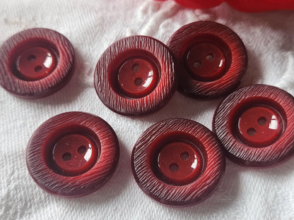 Lot 6 boutons vintagerouge travaillé 2,1 cm ref 3190