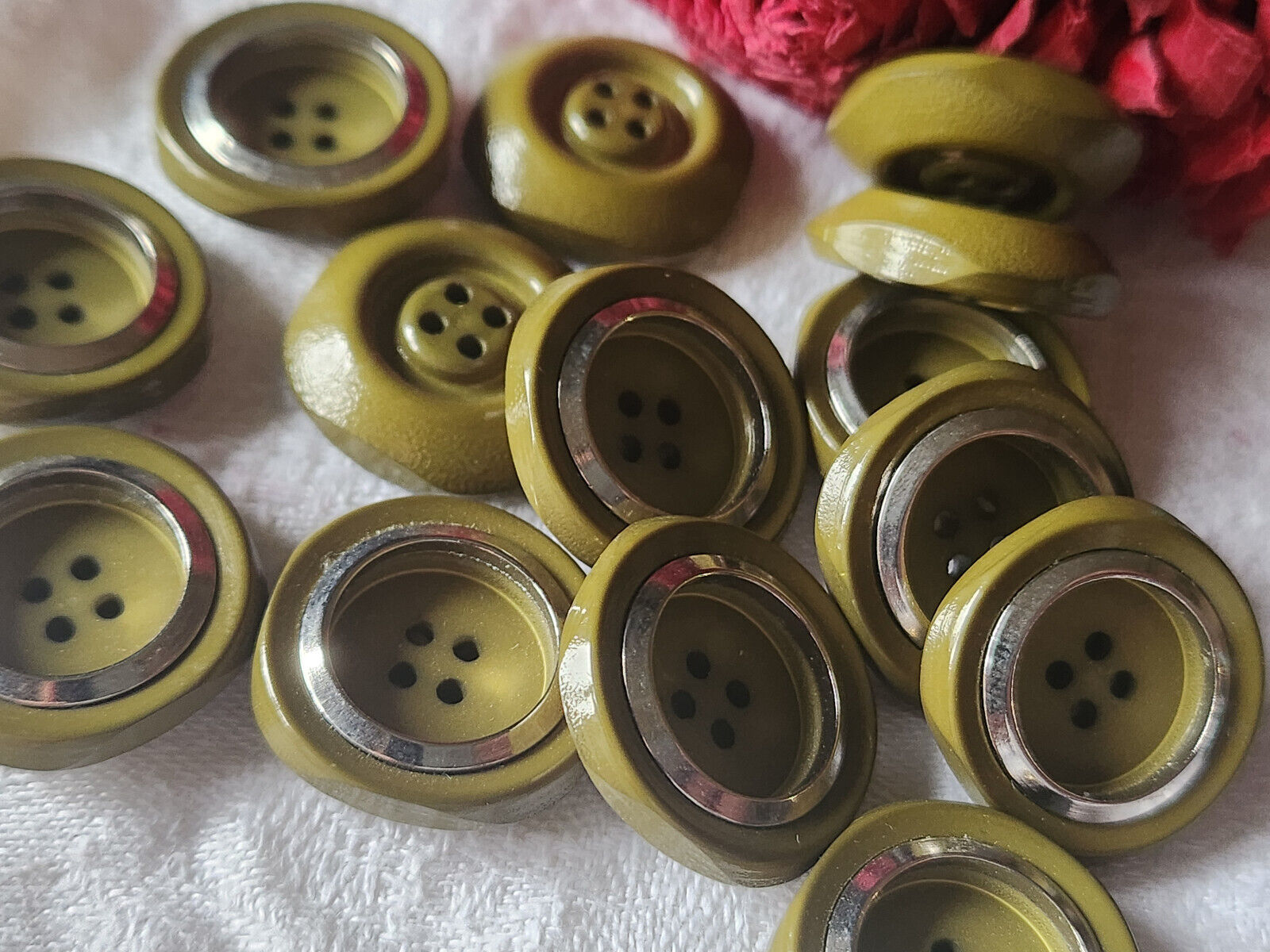 Lot 7 boutons vintage vert argenté trous 2 cm épais ref 3320