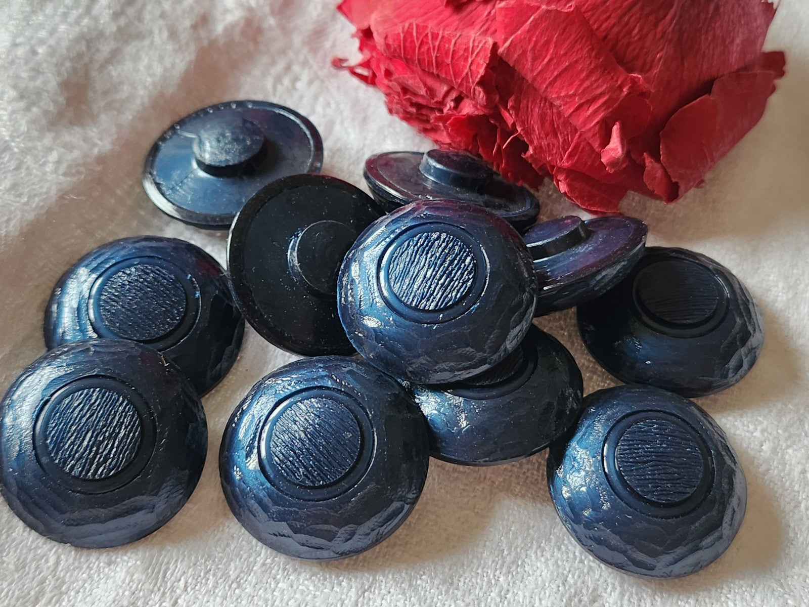 Lot 6 gros boutons vintage à pied  bleu lumineux 2,5 cm ref 2734
