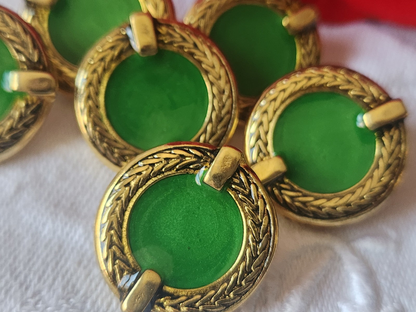 Lot 6 boutons vintage en métal doré coeur vert satiné  2,3 cm ref 1310
