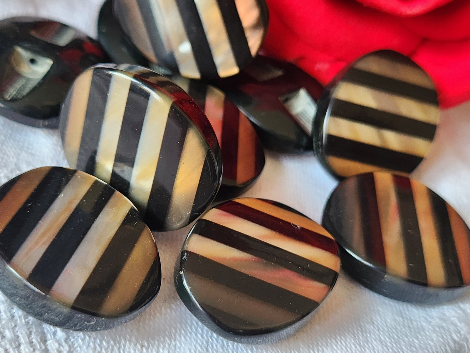 Lot 5 gros boutons vintage pied ovale noir nacré marron 2,1 sur 2,7 cm ref 1255