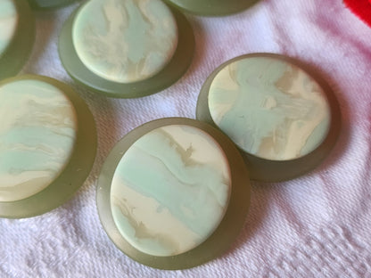 Lot 6 gros  boutons vintage camaieu vert mat 2,7 cm pied ref 3908