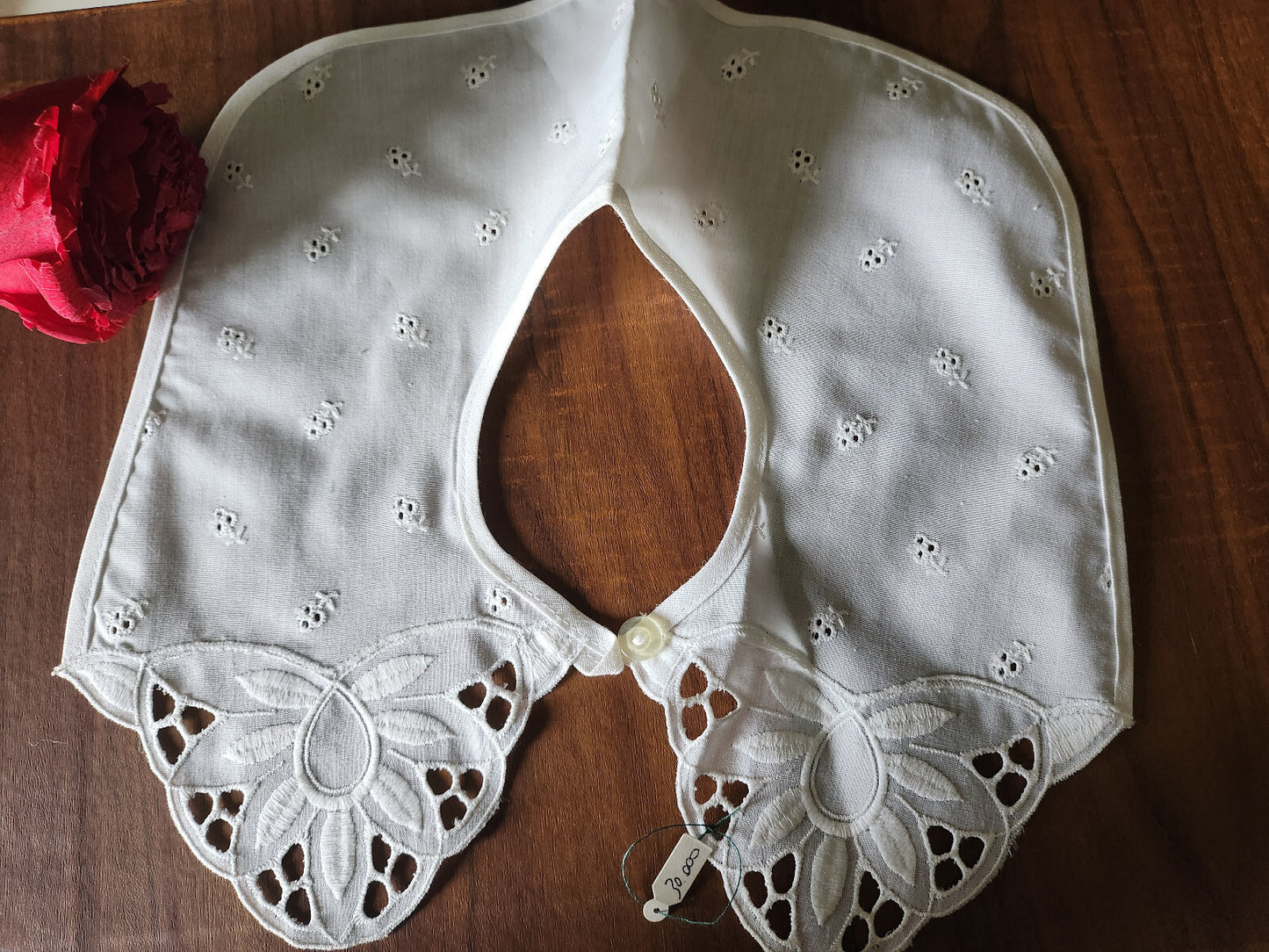 Ancien  col en tissu broderie fleur  travaillé blanc B1-65