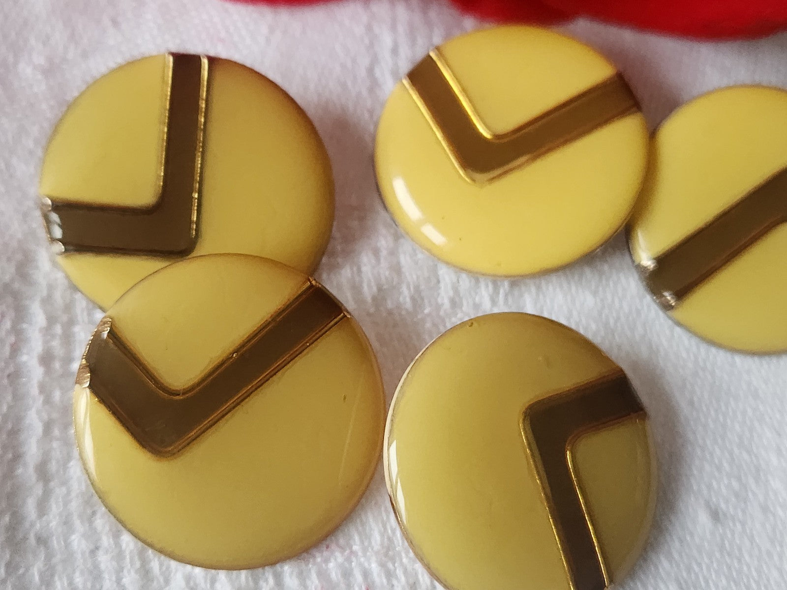 Lot 5  boutons vintage en métal liseré marron 2,3 cm ref 861