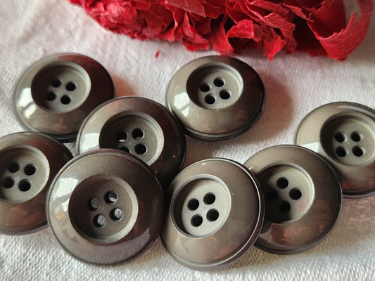 Lot 8 boutons vintage  gris lumineux trous 2,2 cm ref 3431