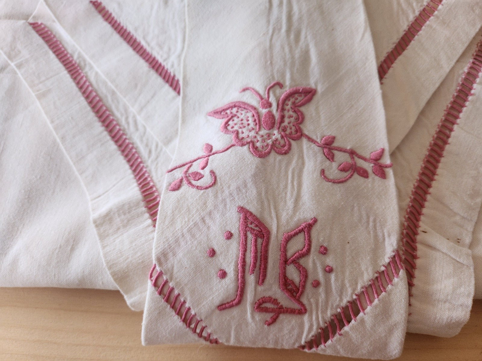 Superbe taie housse de polochon double monogramme MB papillon ancien B8