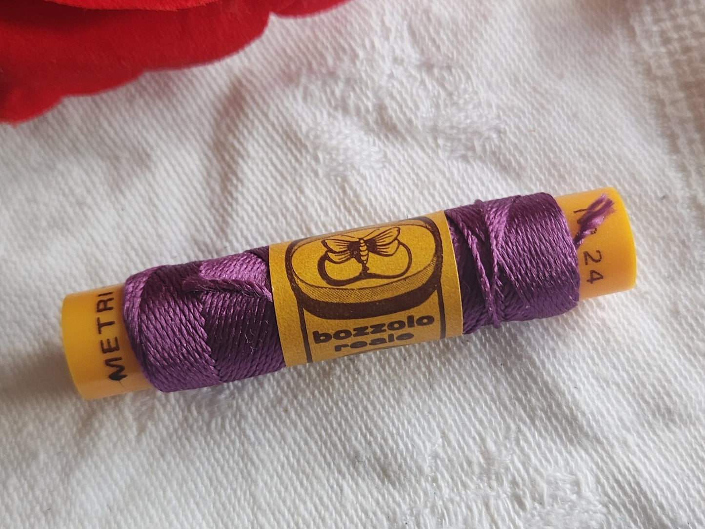 Bobine ancienne pur fil de soie vintage violet broderie n°220 T5