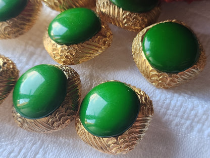 Lot 6 boutons vintage doré vert résine sculpté jolis pied  2,1 cm ref 2453