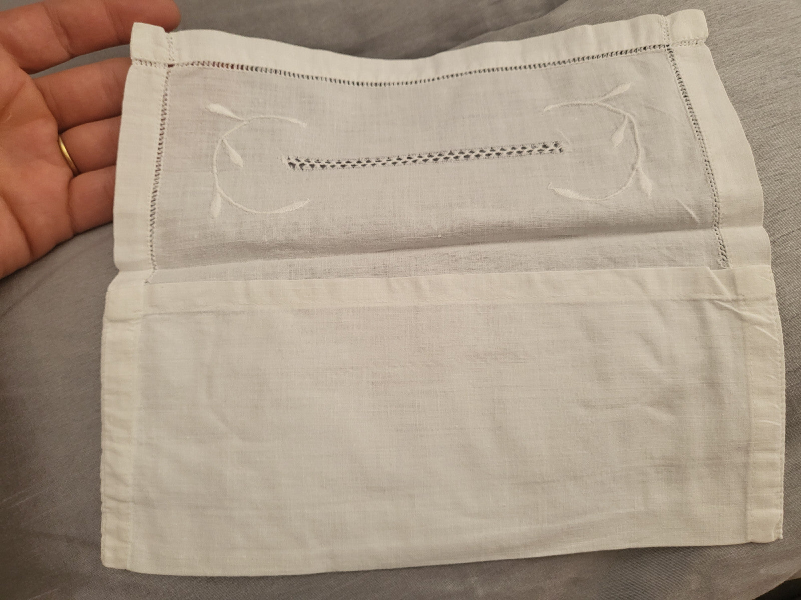Duo portes serviettes anciens  pochette brodée fil tiré B6