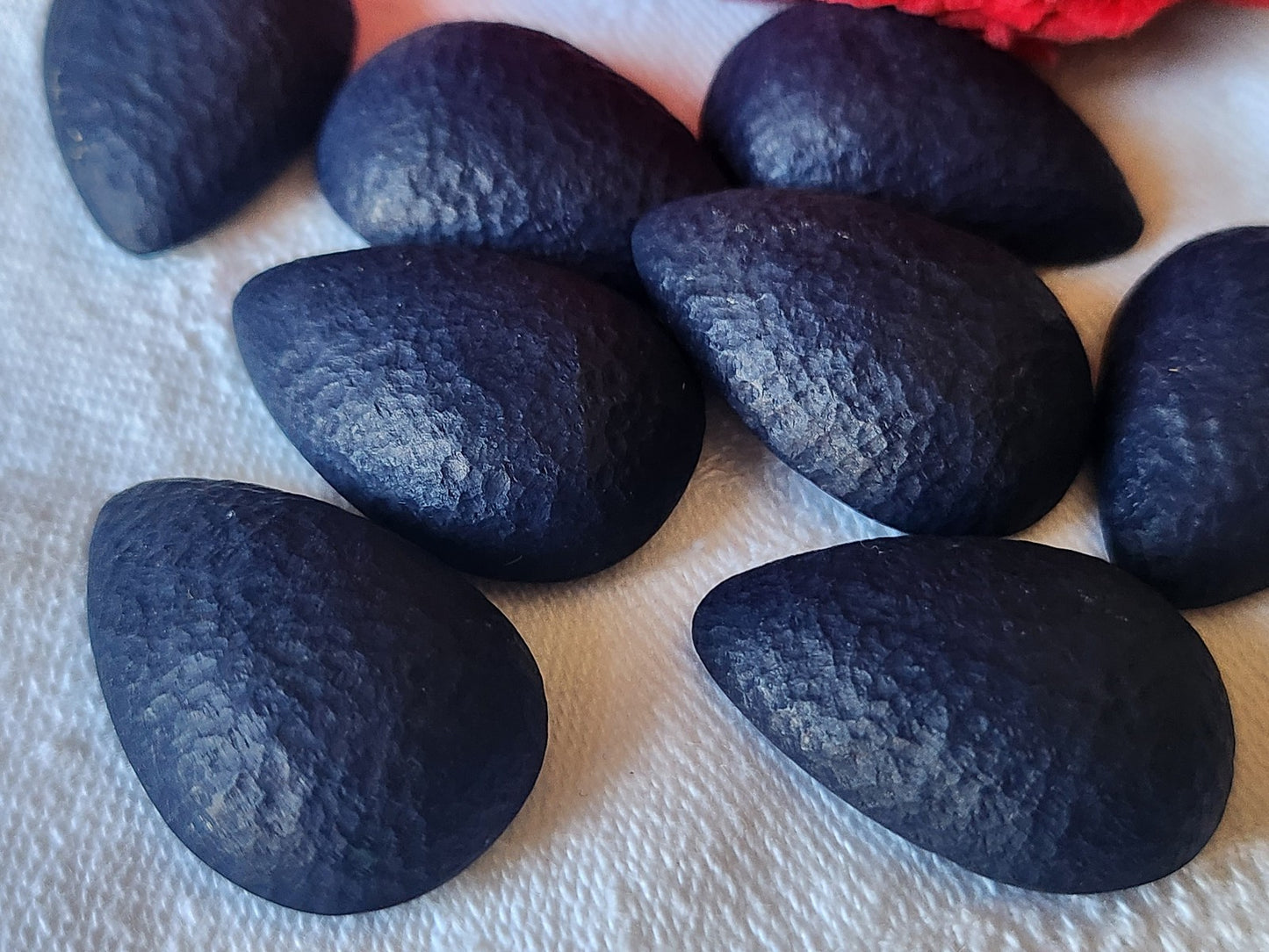 Lot 8 gros boutons vintage gouttes bleu bombé 2,8 cm sur 1,9 cm ref 5524