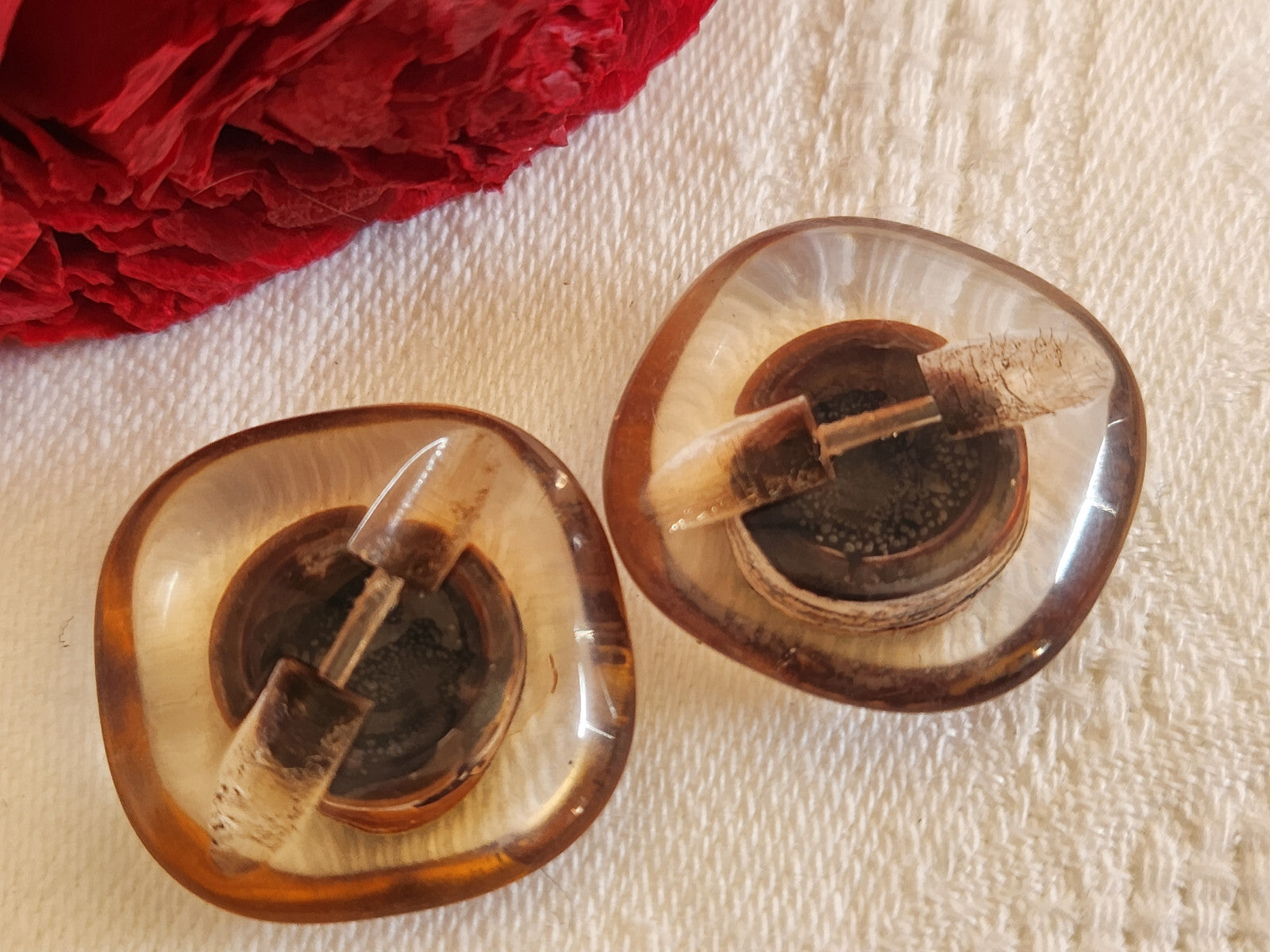 Duo boutons vintage coeur en nacre carré transparent  2,3 cm pied G16H