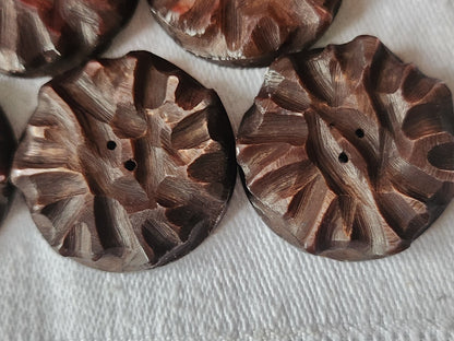 Lot 5 gros boutons anciens en nacre marron sculpté ciselé 2,8 cm ref 1618