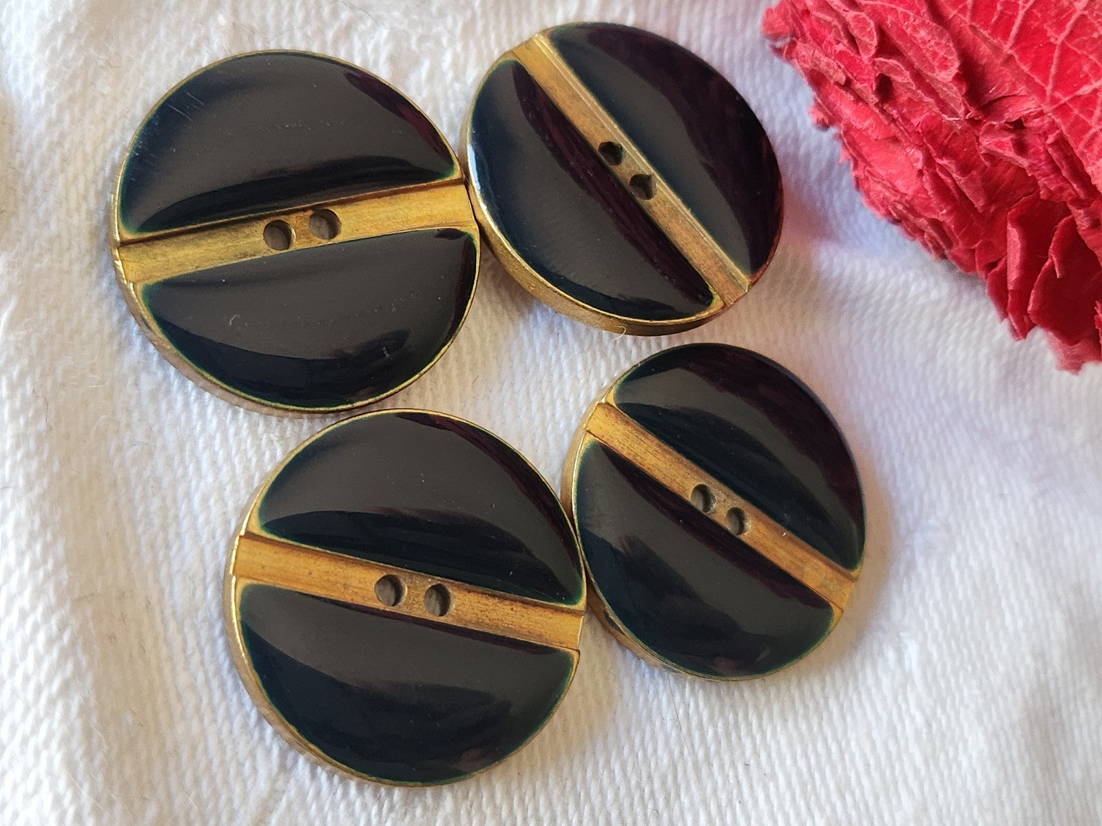 Lot 4 boutons vintage en metal bleu trous 2 cm ref 5265