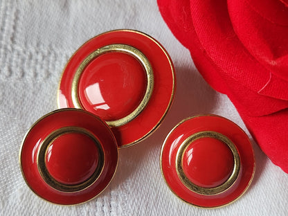 Trio lourd  boutons vintage en métal rouge emaillé  2,2 et 3,1 cm ref 215
