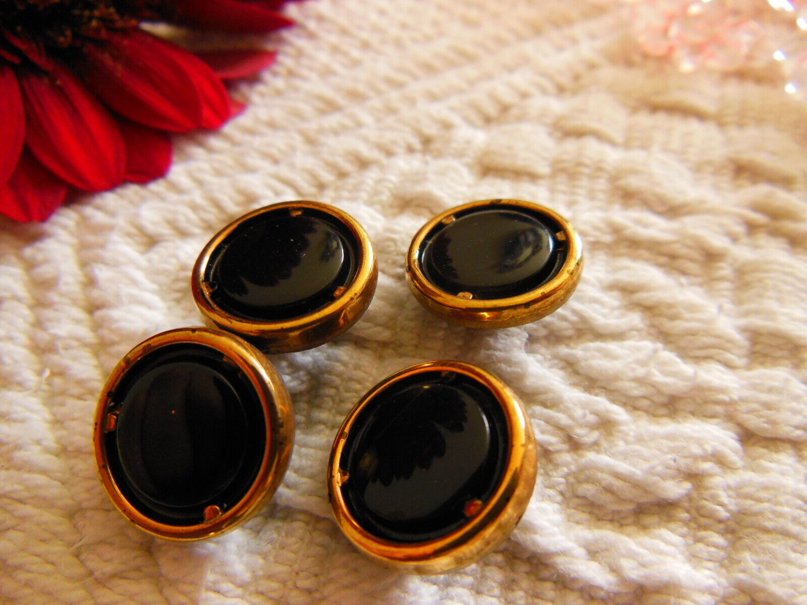 Lot 4 boutons anciens en verre noir doré à pied  collection 1,3  cm D8C