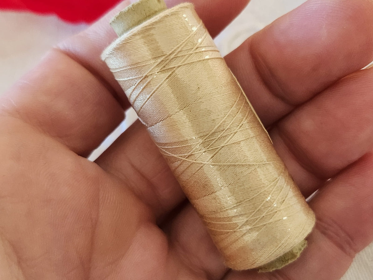 Bobine ancienne fil beige 300 mètres couture mercerie ancien simili a l'hamecon