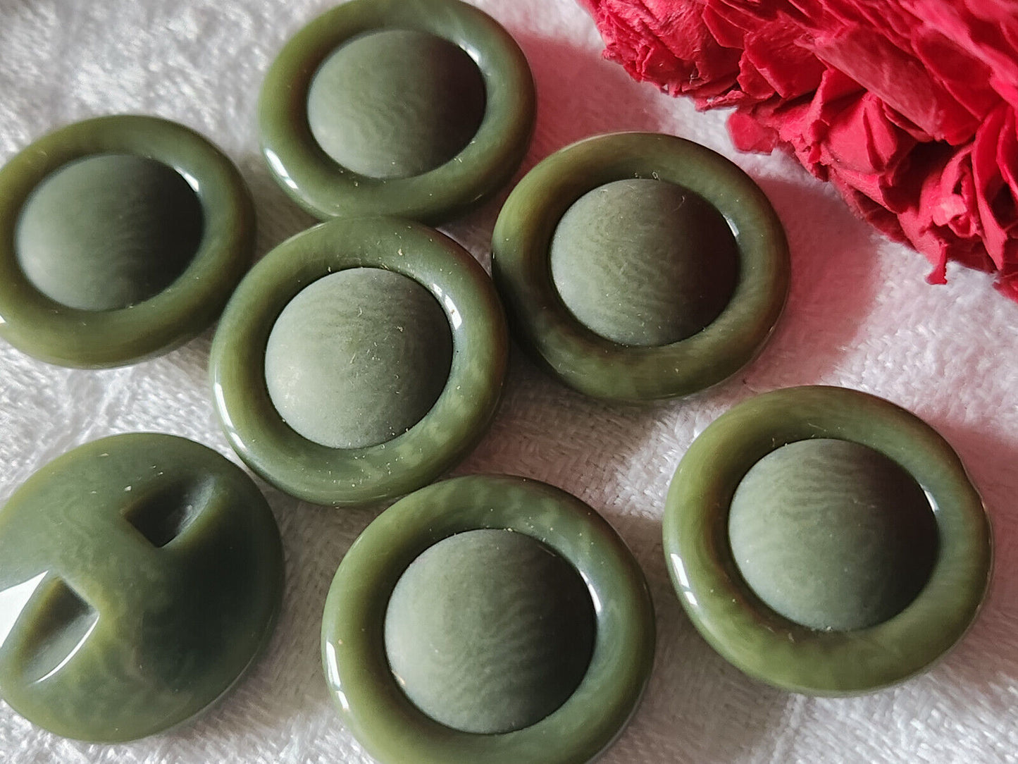 Lot 7 jolis boutons vintage vert veiné  pied 2 cm ref 2807