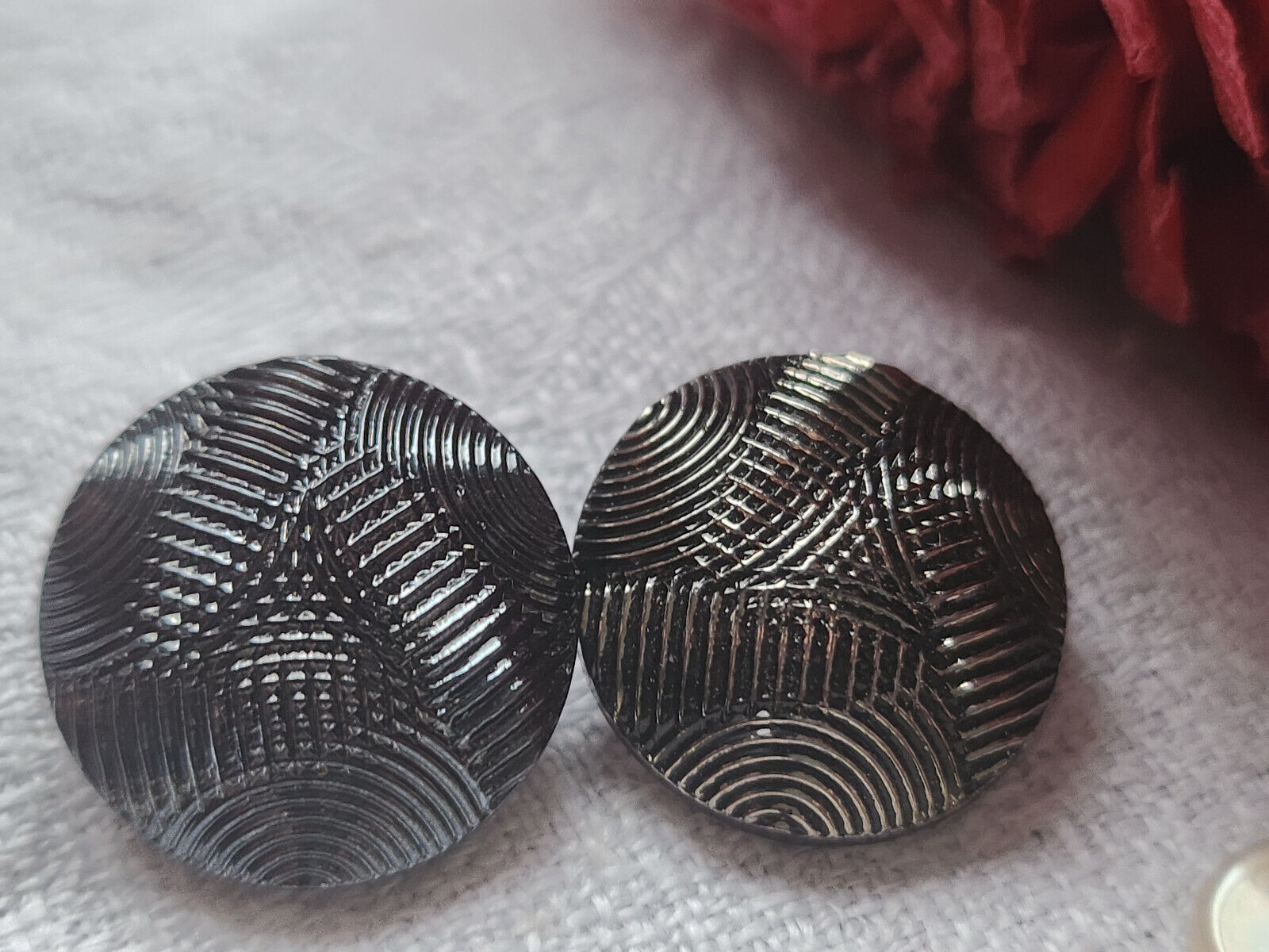 Duo boutons ancien en verre gris strié  diamètre 1,8  cm G10H