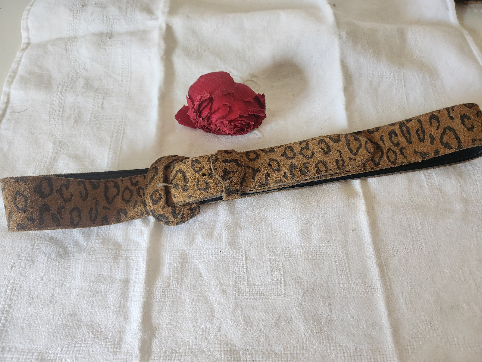 Ceinture ancienne vintage leopard daim marron 80 cm à 90 cm A4