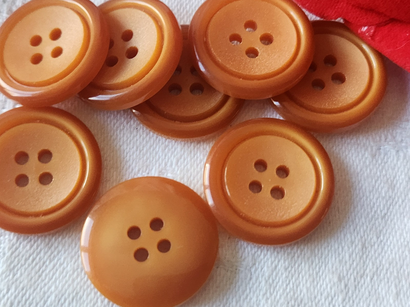 Lot 8 boutons vintage marron 2,1 cm trou ref 2797