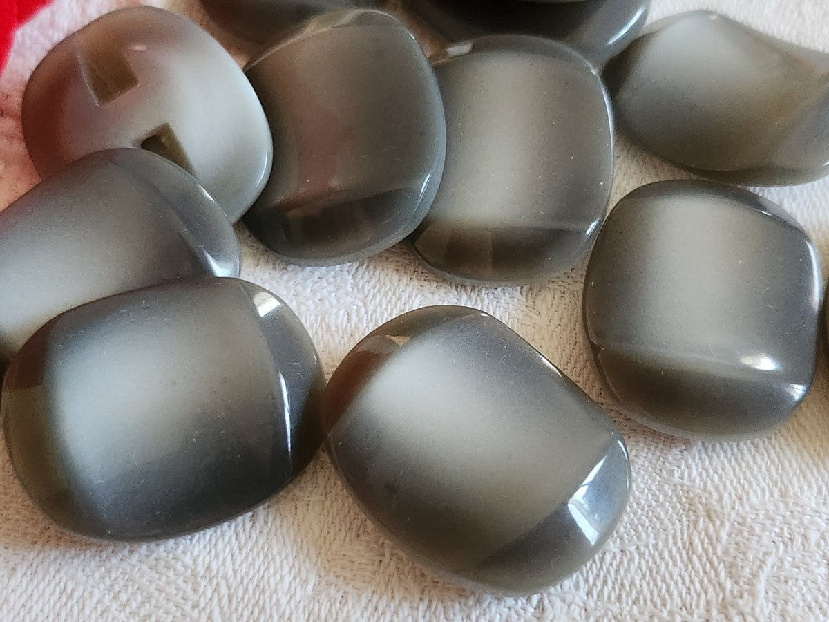 Lot 6 boutons vintage gros rectangle gris 2,2 cm sur 2,7 cm ref 6576