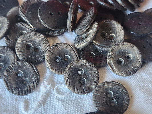 Lot 14  boutons vintage  bord imitation bois  marron 1,7 cm ref 5535