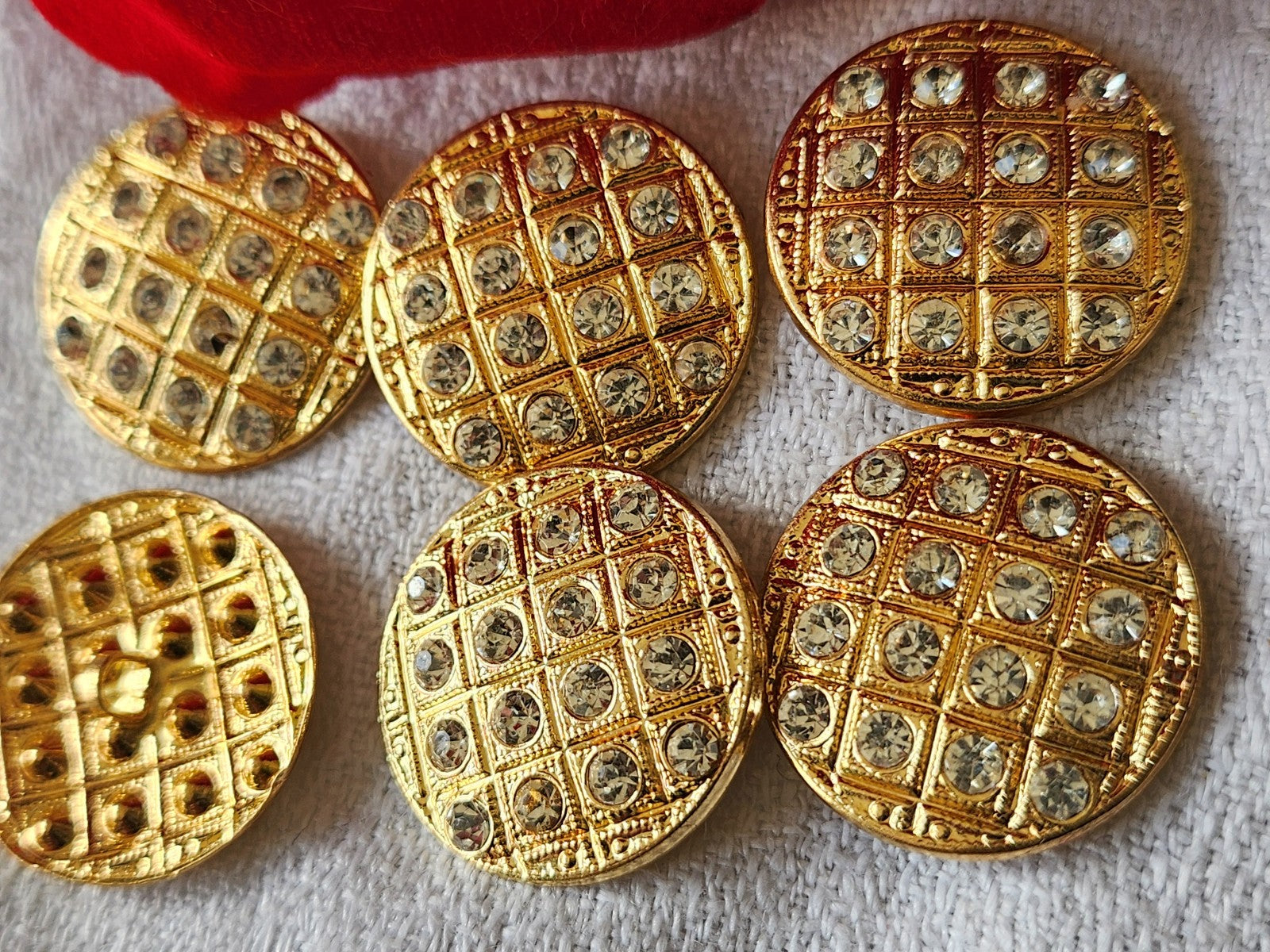 Lot 6 boutons vintage métal doré hyper léger strass verre 2,1 cm ref 285