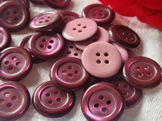 Lot 20  boutons vintage violet style "iminacre" trous 1,7 cm ref 3198