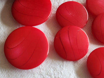 Lot 9 boutons vintage vague rouge pied  2,1 cm (7) et  2,6 cmc (2) ref 1123