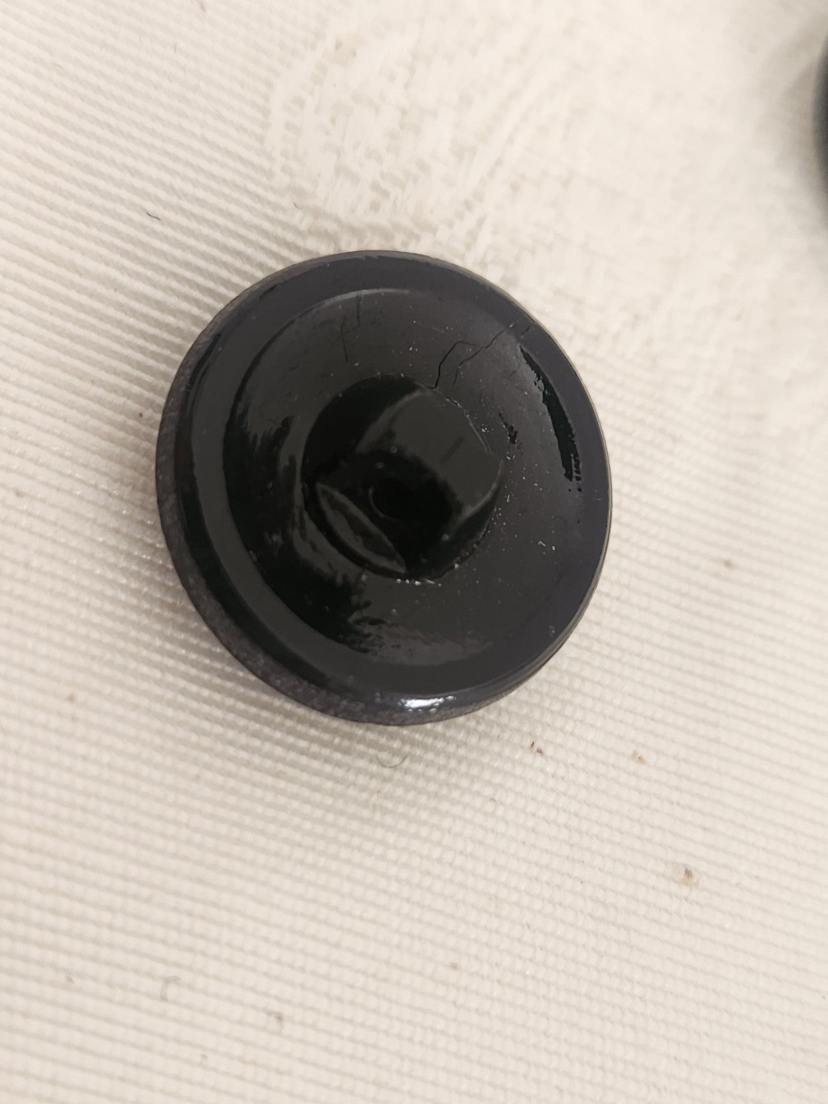 Bouton ancien en verre noir avec strass bleu vintage  1,8 cm D18A