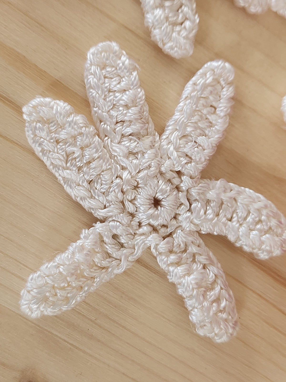 Lot 3 fleurs vintage au crochet blanc brillant dentelle incrustation  T7