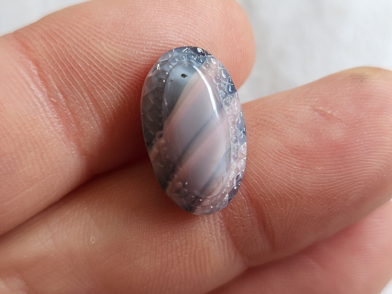 Bouton ancien en verre gris violet étroit collection 1,1 sur 1,7  cm D15B