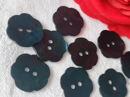 Lot 9 boutons vintage en nacre bleu/vert  fleur trous 2 cm ref 1309