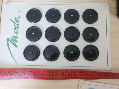 Lot 10 plaques de boutons anciens complétes n°1
