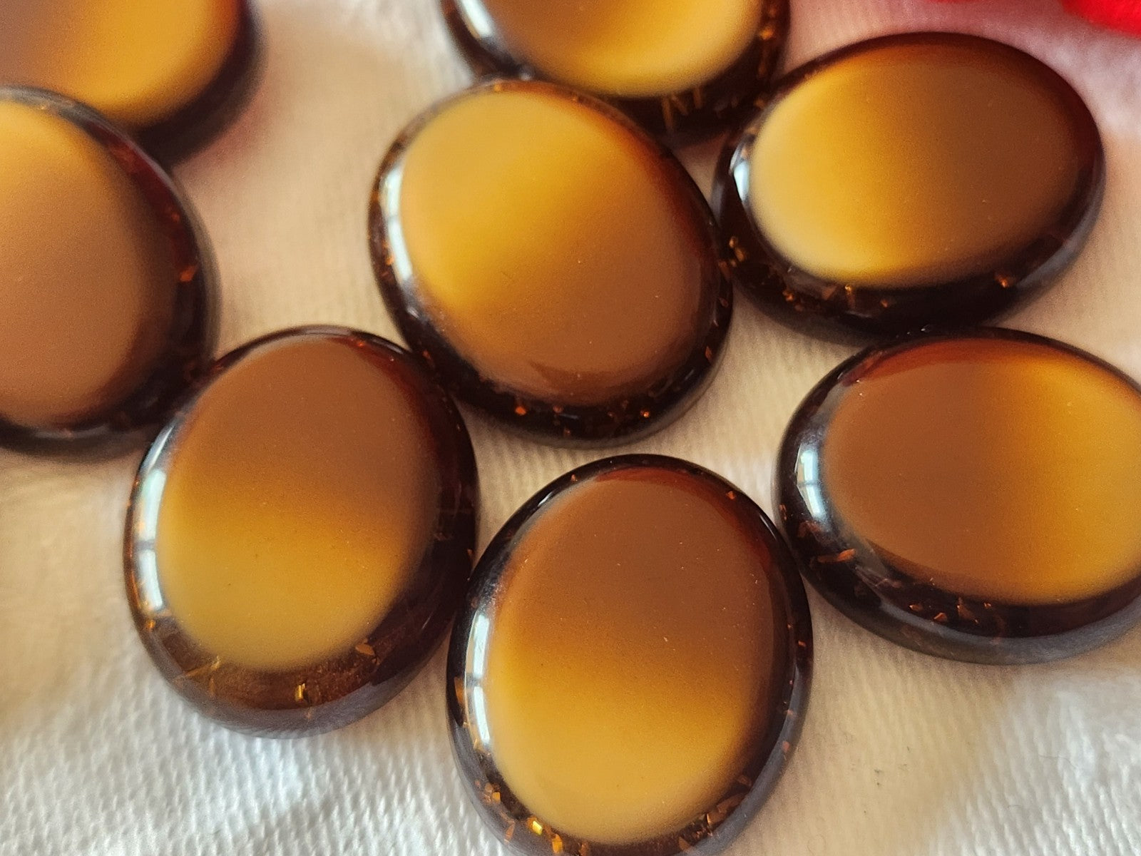 Lot 9 boutons vintage à pied  ovale marron paillette 1,8 sur 2,2 cm ref 6023