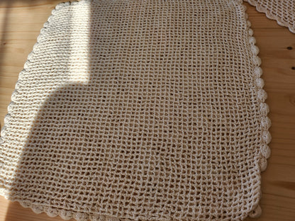 Lot deux anciennes taies d'oreillers main crème crochet superbes B6