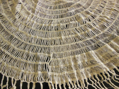 Petite nappe ou surnappe ronde ancienne guéridon franges mains  B6